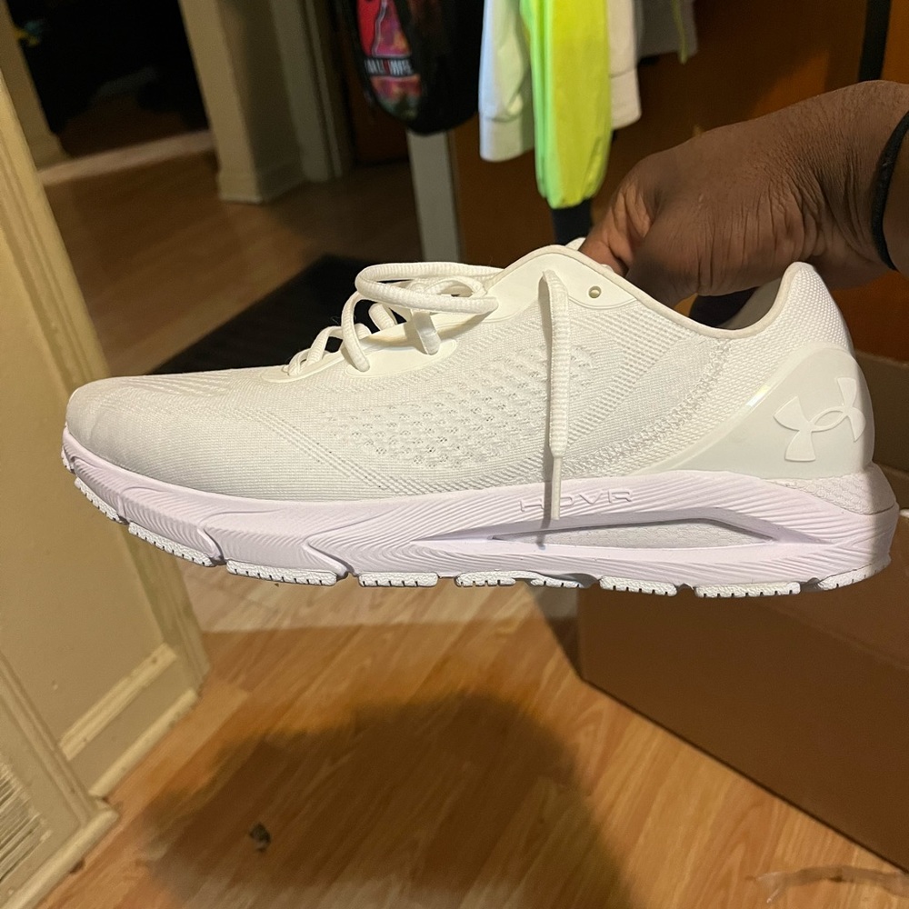 Under Armour Hova sonic 5 triple white